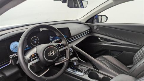 Used 2025 Hyundai Elantra Limited image 24