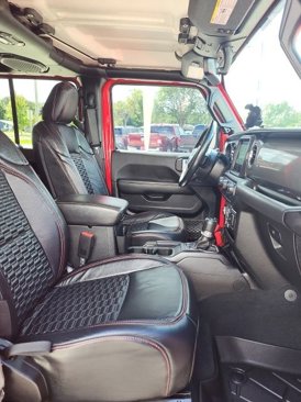Used 2021 Jeep Wrangler Unlimited Sahara w/ Uconnect 4C Nav & Sound Group image 16