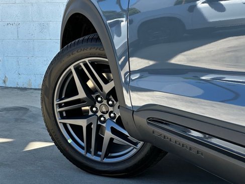 New 2025 Ford Explorer ST-Line w/ Premium Package image 18