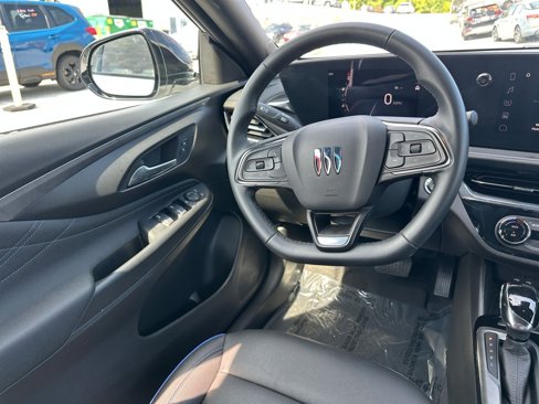 Used 2025 Buick Envista Sport Touring image 32
