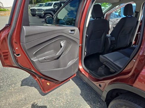 Used 2018 Ford Escape SE image 13