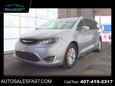 Used 2018 Chrysler Pacifica Touring-L image 1