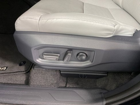 New 2025 Toyota Tundra Limited image 8