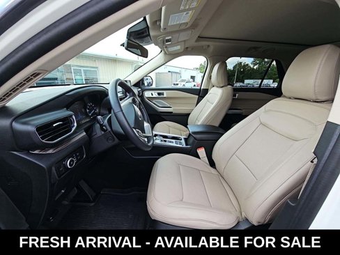 Used 2023 Ford Explorer Limited w/ Limited Technology Package image 7