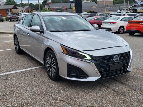 Used 2023 Nissan Altima 2.5 SV image 6