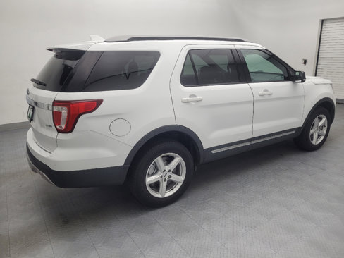 Used 2017 Ford Explorer XLT image 10