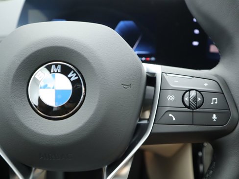 Used 2025 BMW X1 xDrive28i w/ Technology Package image 13
