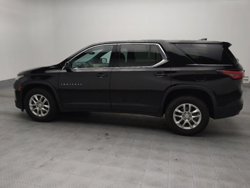Used 2022 Chevrolet Traverse LS image 3