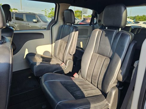 Used 2017 Dodge Grand Caravan SXT image 27