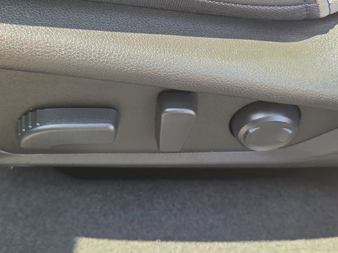 Certified 2025 Subaru Forester Limited image 17