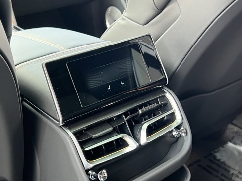 New 2025 Bentley Flying Spur Plug-In Hybrid image 19