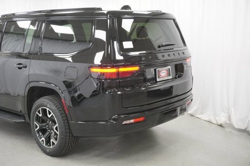 New 2025 Jeep Wagoneer Series II image 12