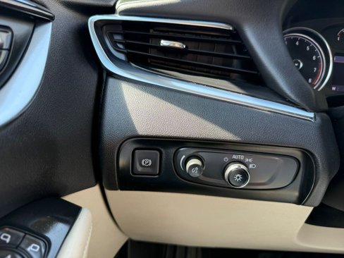 Used 2021 Buick Enclave Essence image 37