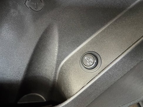 Used 2022 Chevrolet Equinox RS image 12