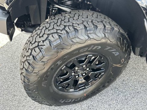 New 2025 Ford Bronco Raptor image 14