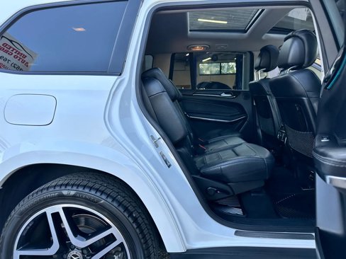 Used 2018 Mercedes-Benz GLS 550 4MATIC w/ Driver Assistance Package image 18
