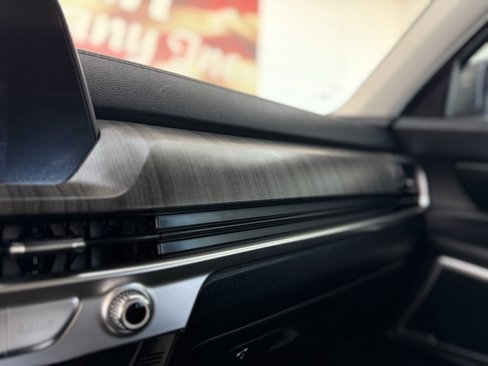 Used 2023 Kia Telluride EX w/ EX Captain's Chair Package image 32