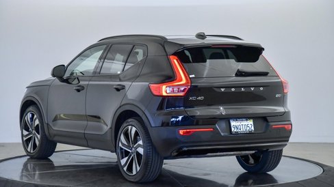 Certified 2025 Volvo XC40 B5 Plus w/ Climate Package image 2