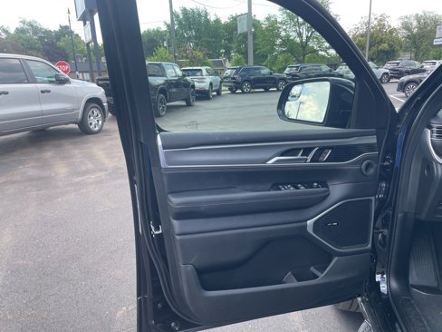 New 2025 Jeep Wagoneer 4WD image 11