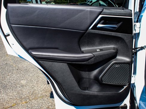 New 2025 Mitsubishi Outlander SE image 11