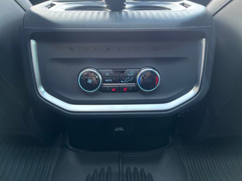 New 2025 Ford Expedition Platinum image 33