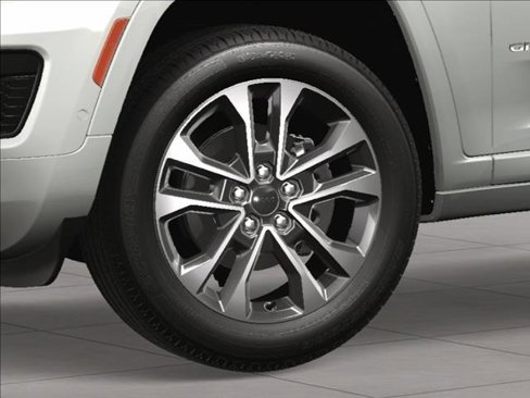New 2025 Jeep Grand Cherokee L Overland image 11