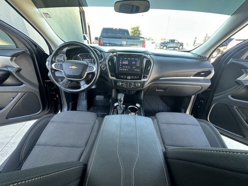 Used 2021 Chevrolet Traverse LT image 18
