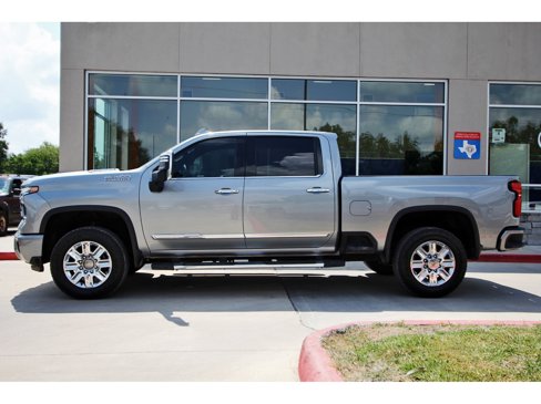 Used 2024 Chevrolet Silverado 2500 High Country image 3
