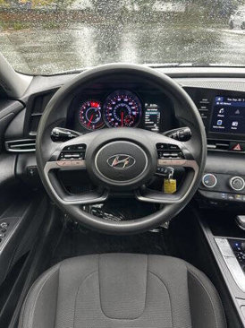 Used 2021 Hyundai Elantra SE image 14
