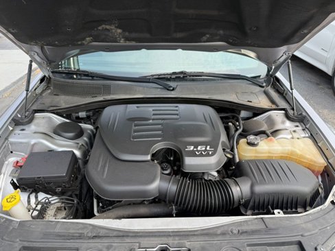Used 2016 Chrysler 300 S image 34