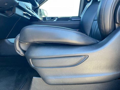Used 2024 Lincoln Navigator Premiere image 23