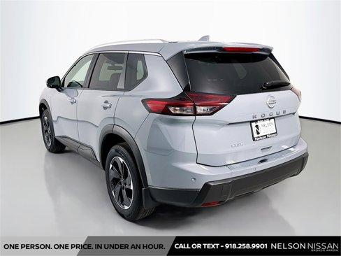 New 2026 Nissan Rogue SV image 7