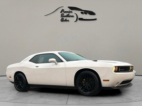 Used 2012 Dodge Challenger SXT Plus image 8