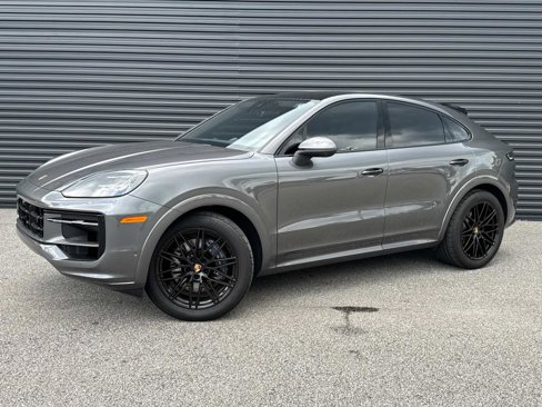 Certified 2025 Porsche Cayenne Coupe image 1