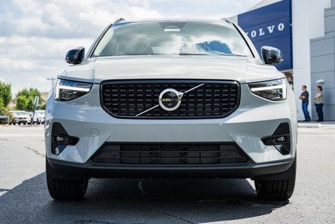 New 2026 Volvo XC40 B5 Plus w/ Protection Package Premier image 2