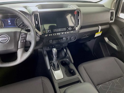 Used 2025 Nissan Frontier SV w/ SV Convenience Package image 20