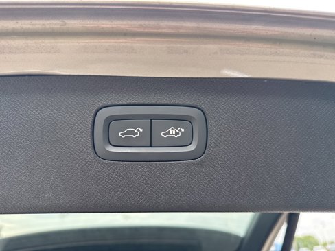 Certified 2025 Volvo XC90 B5 Plus image 24