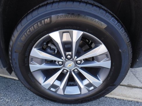 Used 2025 Chevrolet Equinox LT w/ Convenience Package II image 4
