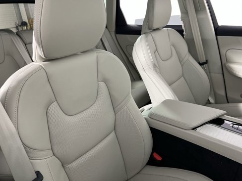 New 2026 Volvo XC60 T8 Ultra w/ Protection Package Premier image 25