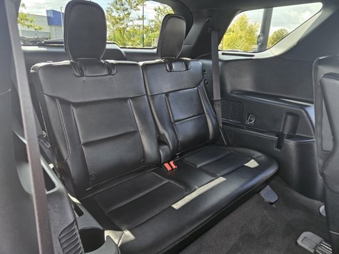 Used 2023 Ford Explorer ST image 32