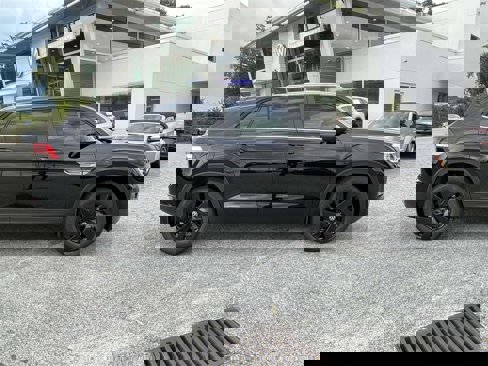 New 2026 Volkswagen Atlas Cross Sport SE image 3