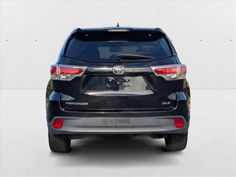 Used 2016 Toyota Highlander XLE image 7