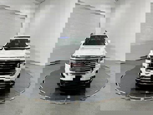 Used 2022 GMC Acadia SLT w/ LPO, Floor Liner Package image 18