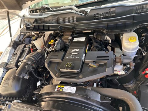Used 2018 RAM 2500 Tradesman w/ Chrome Appearance Group image 21