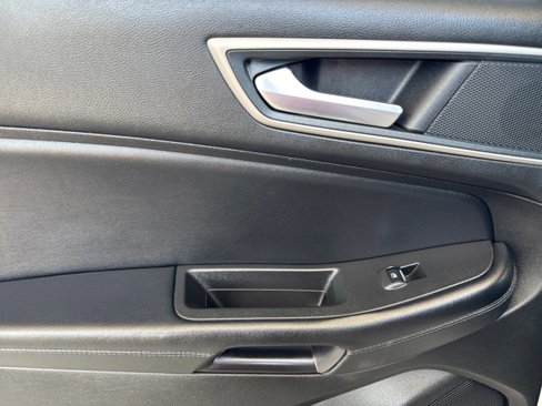 Used 2024 Ford Edge SEL image 6