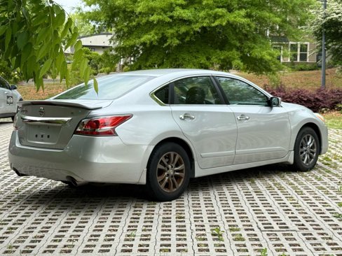 Used 2015 Nissan Altima 2.5 S w/ Sport Value Package image 6