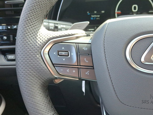 New 2025 Lexus TX 500h AWD image 18