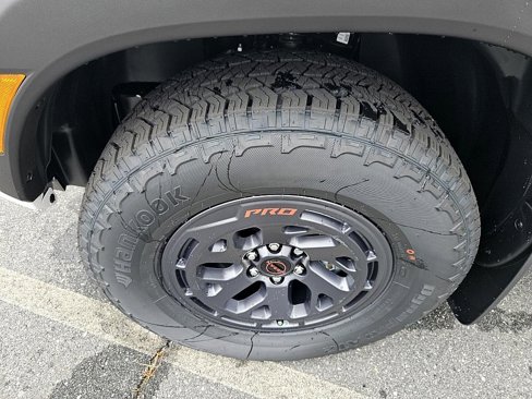 New 2025 Nissan Frontier PRO-4X image 18