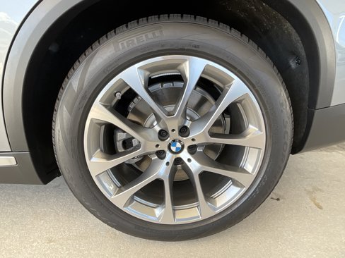 New 2026 BMW X5 xDrive50e image 9