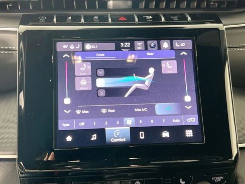 New 2025 Jeep Grand Cherokee L Laredo image 16